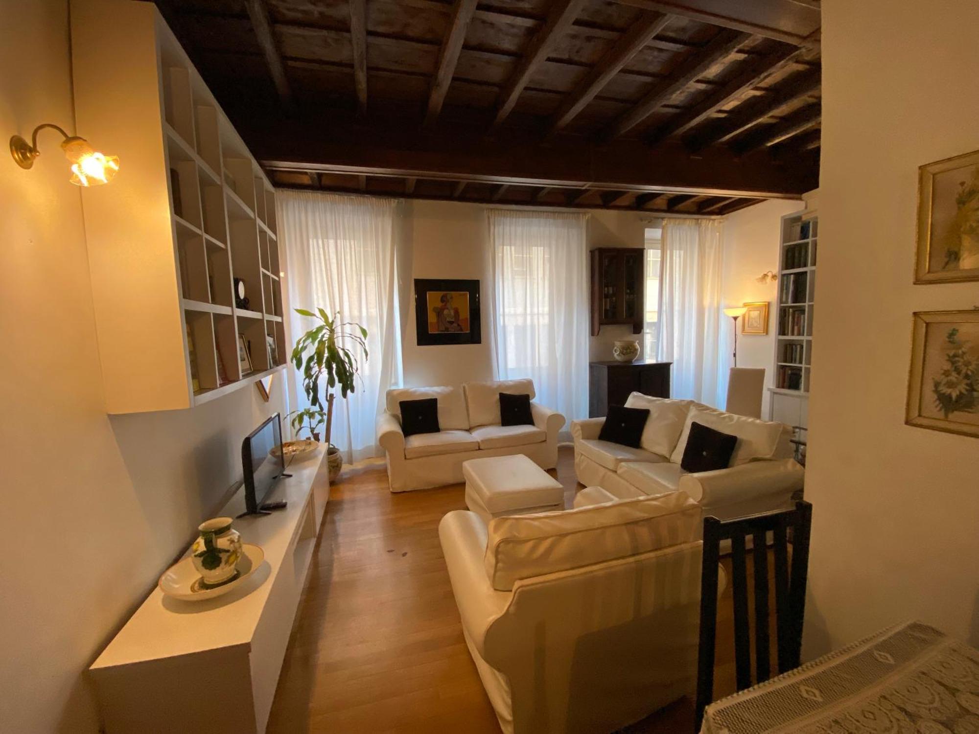 Leonina Luxury Euroform Apartment *